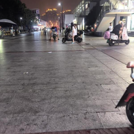 无锡新吴电动车上的爱情