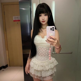 新区妮妮玉体游记