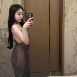 童颜巨乳美女老师